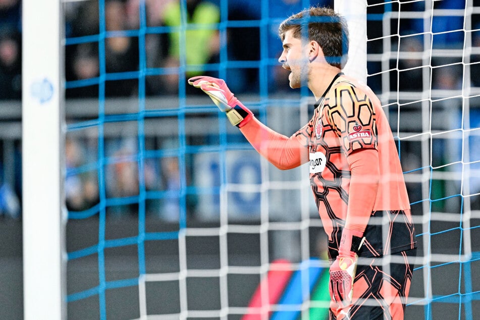 Ben Voll (25) hat seinen Vertrag beim FC St. Pauli verlängert.