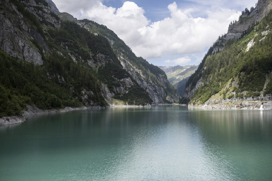 Der Gigerwaldsee in der Schweiz: Ein Mann gilt in der Parlitobel-Schlucht im Kanton St. Gallen immer noch als vermisst.