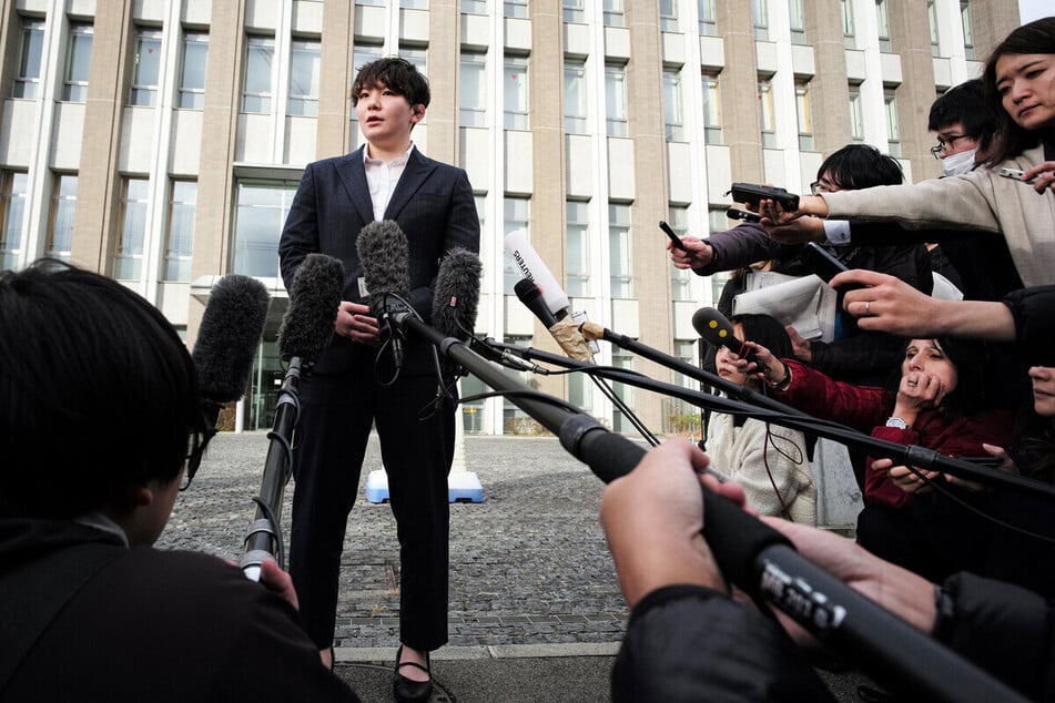 Spricht nach dem Urteil mit Reportern: Rina Gonoi.
