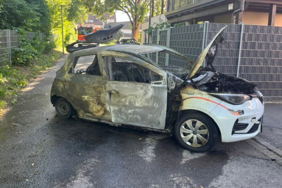 Ein Übergreifen der Flammen vom Auto auf ein Gebäude konnte verhindert werden.