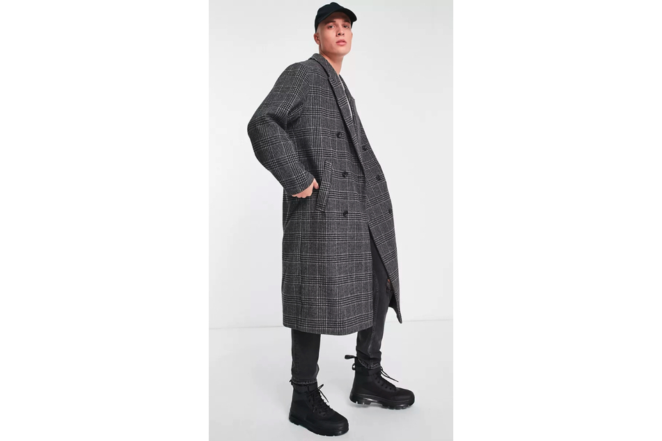 Ein lässiges Modell ist dieser karierte Herrenmantel von ASOS DESIGN in Oversize.