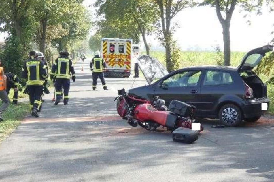 Am Sonntagnachmittag ist ein 71-jähriger Motorradfahrer bei einem Unfall in Sandstedt schwer verletzt worden.