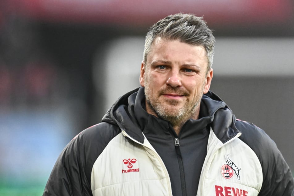FC-Trainer Lukas Kwasniok (44) erwartet am Freitagabend ein schweres Spiel gegen den VfL Wolfsburg.