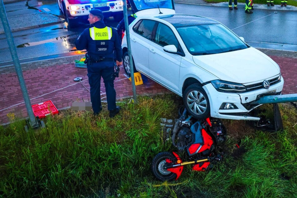 Fahrlehrer kracht in eigenen Schüler: 16-Jähriger schwer verletzt
