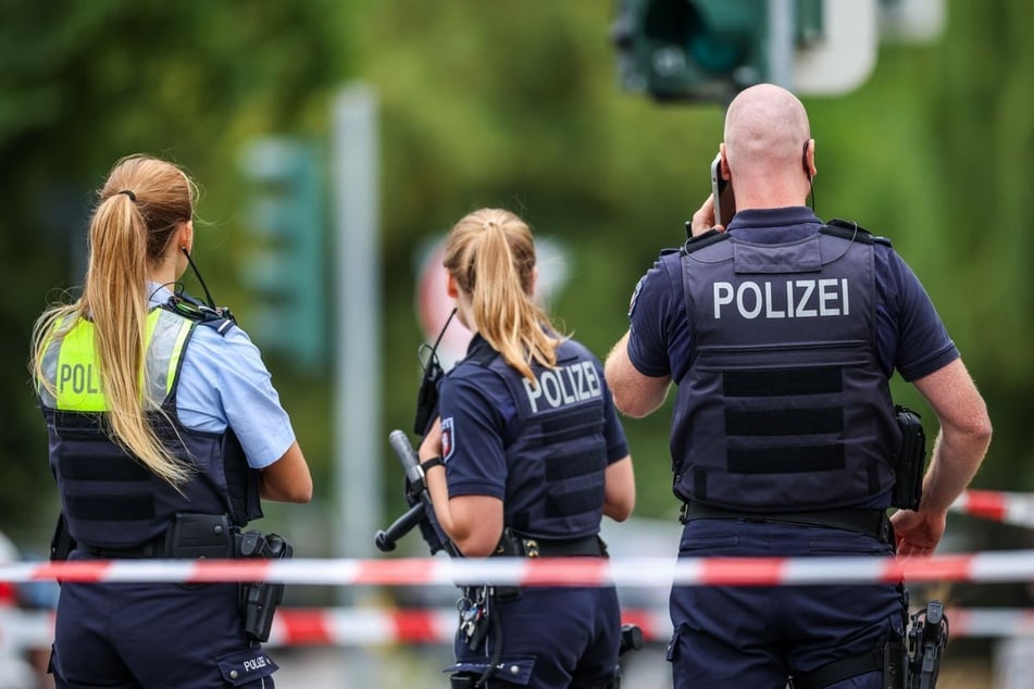 Bei der Frage, wer auf den 52-jährigen Sigmaringer geschossen hat, tappt die Polizei nach wie vor im Dunkeln. (Symbolbild)