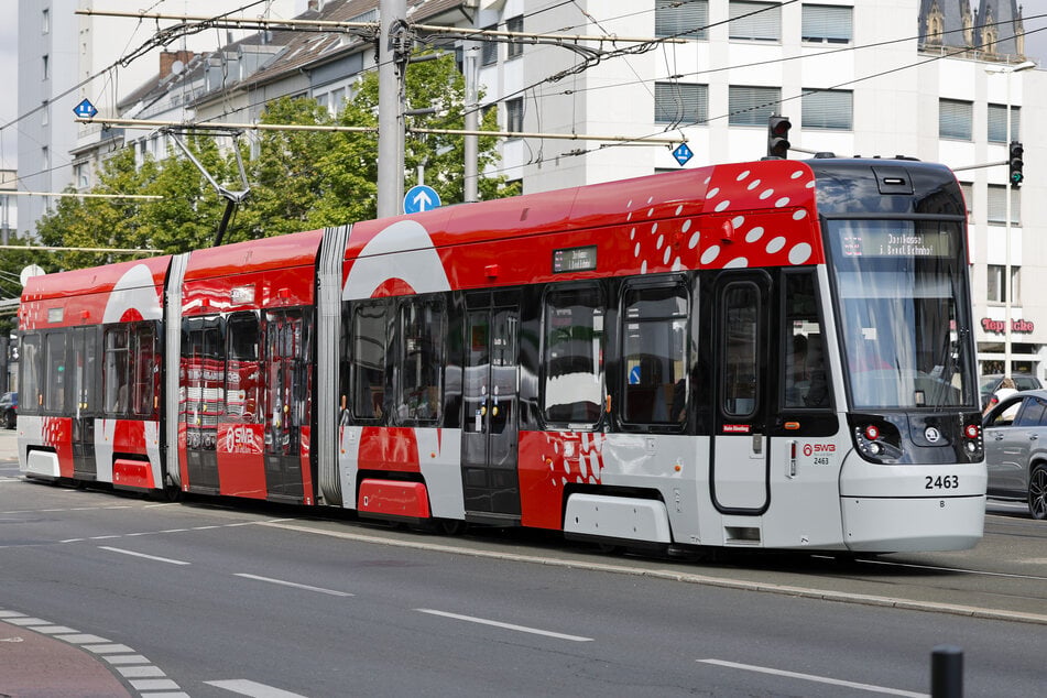 Jetzt kommt es knüppeldick für alle Pendler: Überprüfung von 60 Stadtbahnen dauert länger