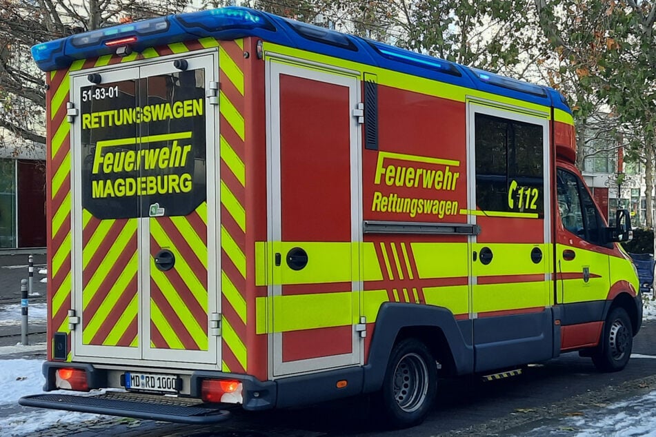 Die Magdeburger Feuerwehr rückte an Silvester zu zahlreichen Einsätzen aus.
