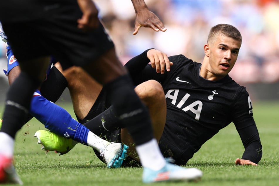 Luka Vuskovic (18) von den Tottenham Hotspur steht beim HSV hoch im Kurs. Ein Wechsel nach Hamburg ist aber noch nicht in trockenen Tüchern.