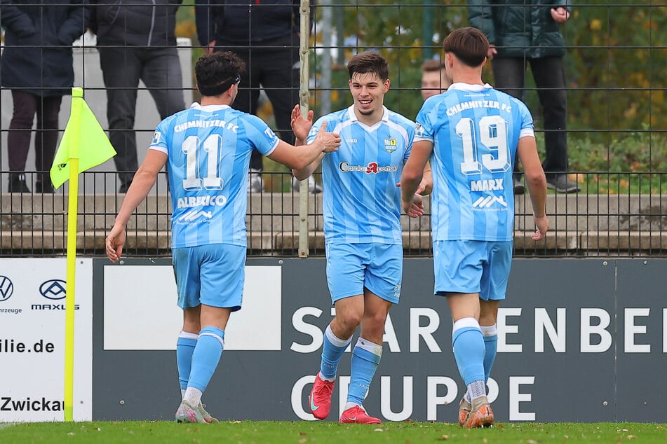 Torjubel nach dem 0:2 für Chemnitz durch Torschütze Maurizio Grimaldi.