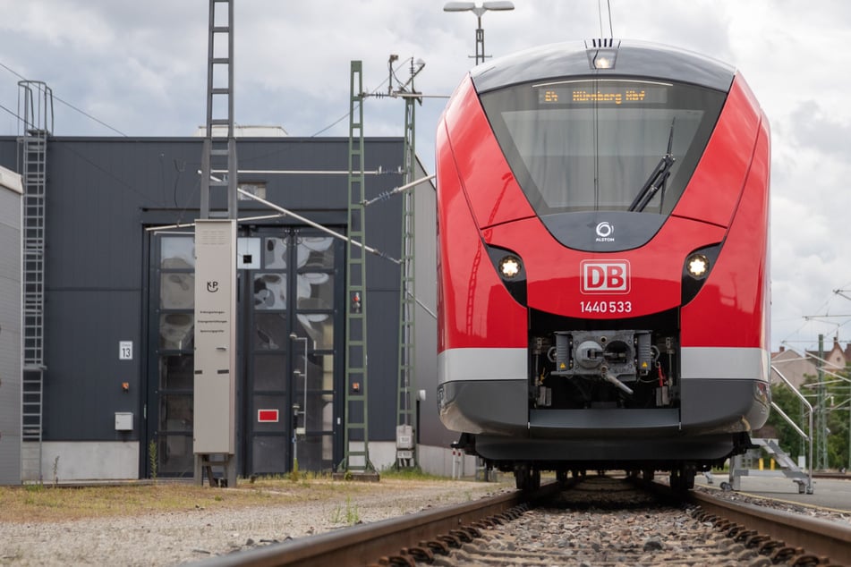 Wo sind all die Züge? Zwischen München und Nürnberg verkehrt die Deutsche Bahn mit "eingeschränkter Kapazität". (Symbolbild)