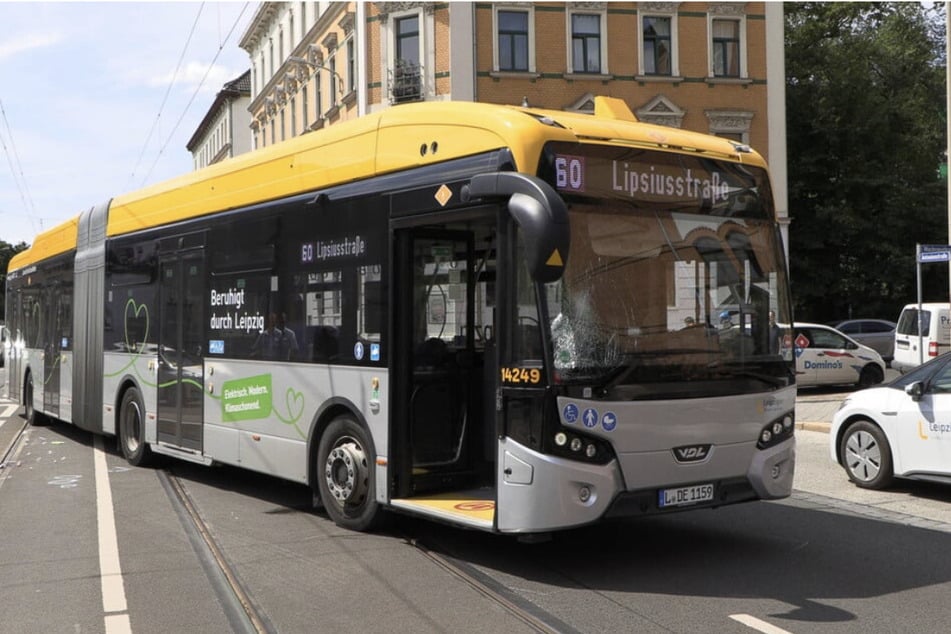 Der Bus 60 in Richtung Lipsiusstraße erfasste am Donnerstag einen Fußgänger.