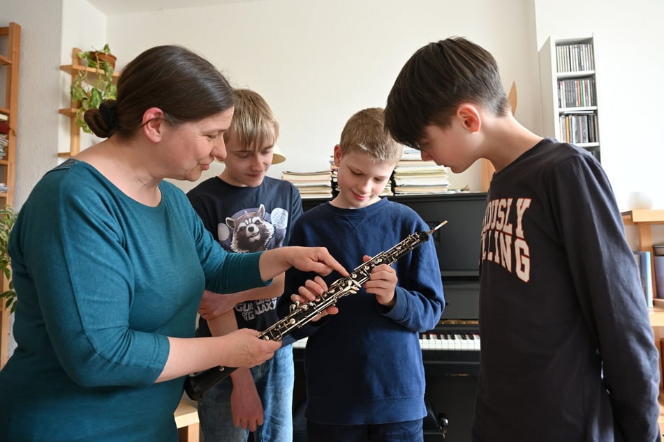 Das Oboen-Trio der Chemnitzer Musikschule: Leiterin Ilka Stöß mit den Schülern Niklas (12, l.), Theodor (11, r.) und Jacob (11).