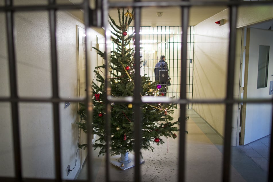 Dutzende Häftlinge im Ländle können Weihnachten Zuhause verbringen. (Symbolbild)