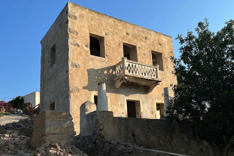 Für 60.000 Euro kaufte das Paar eine Ruine und fing wieder mit dem Sparen an.