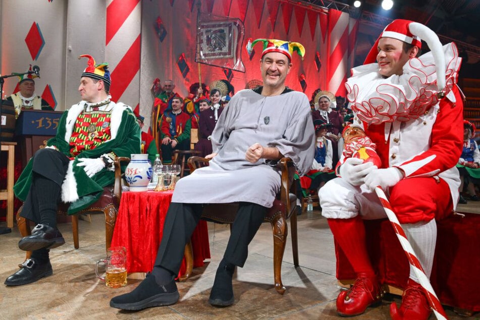 Bayerns Ministerpräsident Markus Söder (59, CSU, M.) wurde am Donnerstagabend vor dem Narrengericht verurteilt.