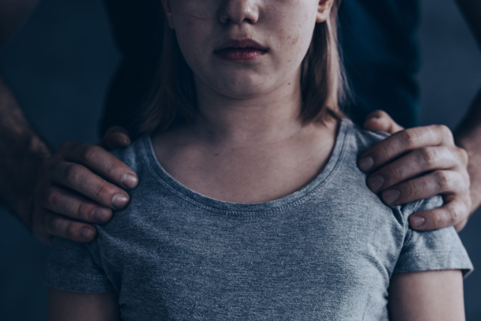 Ein Lehrer (28) in Polen wird verdächtigt, pornografisches Material mit Kindern gesammelt und auch selbst aufgezeichnet zu haben. (Symbolbild)