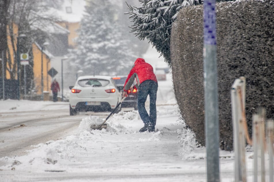 Im Erzgebirge schneite es am Samstag kräftig.