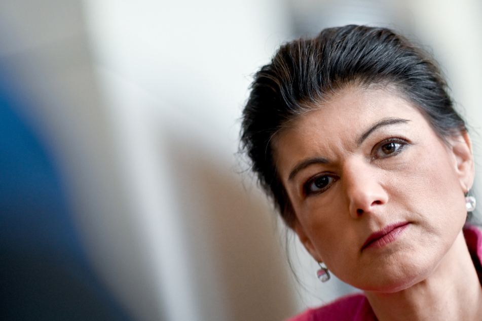 Sahra Wagenknecht übt deutliche Kritik an der Regierung: Corona-Lockerungen zu riskant!