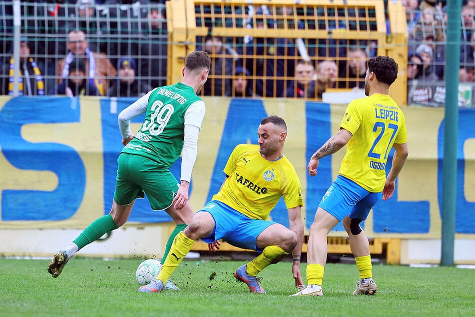 Paul Horschig (l.) gegen Djamal Ziane (M.) und Theo Ogbidi - dieses Duell könnte es am 6. Oktober wieder geben.