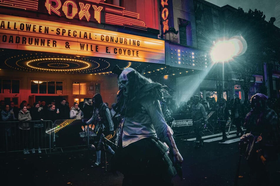 Gruselige Monster bevölkern noch bis zum 9. November den Moviepark in Bottrop.