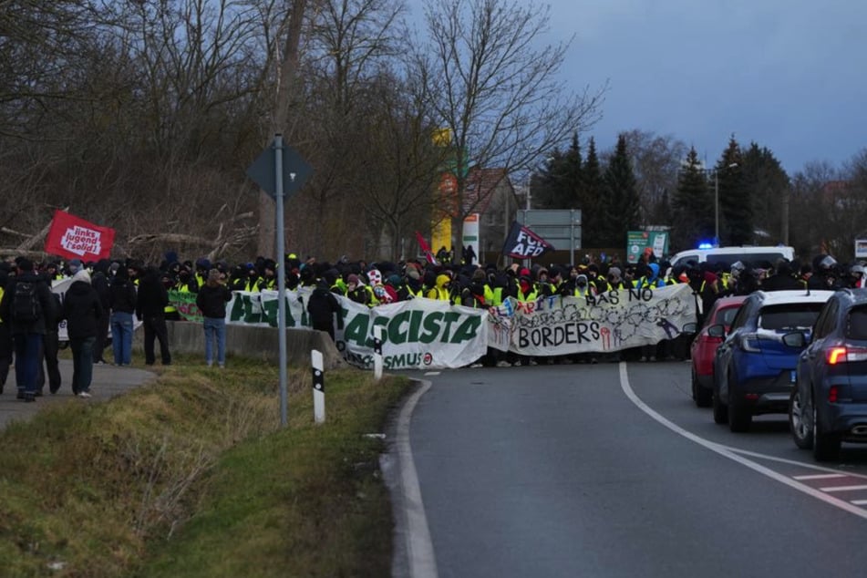 Kein Durchkommen auf der Riesaer Straße.