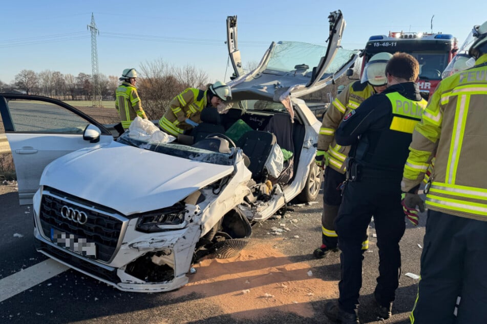 Der Audi der 28-Jährigen wurde bei dem Unfall völlig zerstört.
