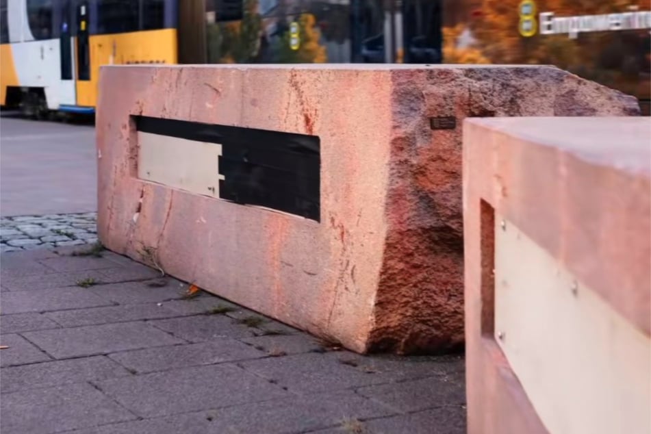 Die LED-Laufschrift am "Meuten Memorial" wurde zerstört.