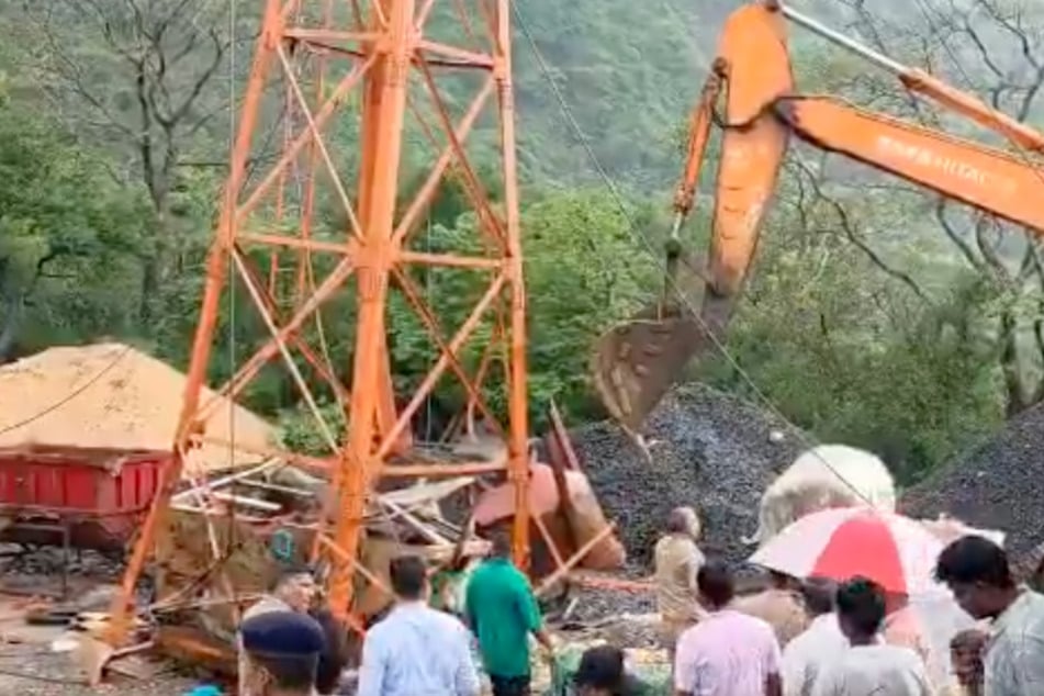 Bei einem Seilbahn-Unglück in Indien starben am Samstag sechs Menschen.