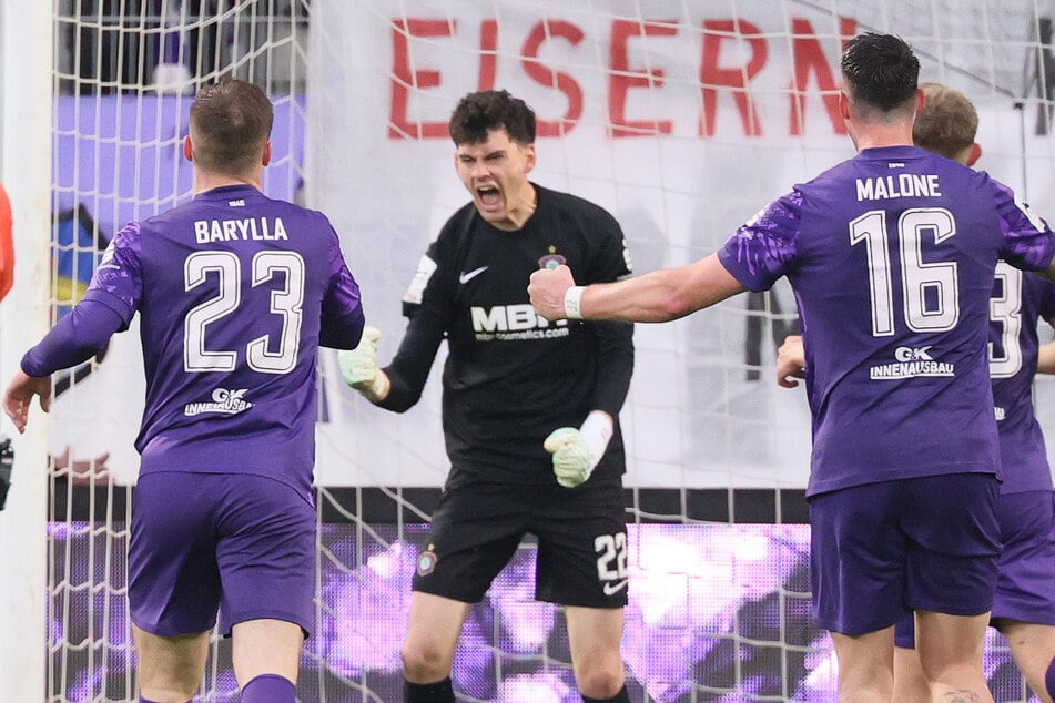 Duisburg scheiterte mehrfach an Aue-Keeper Louis Lord.