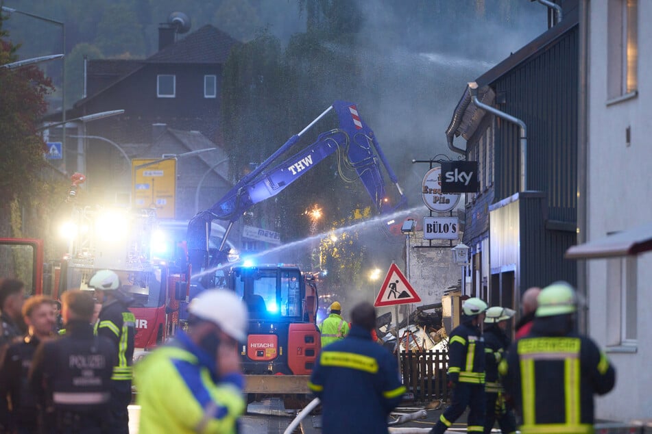 Heftige Explosion im Westerwald: Haus komplett zerstört, mehrere Verletzte
