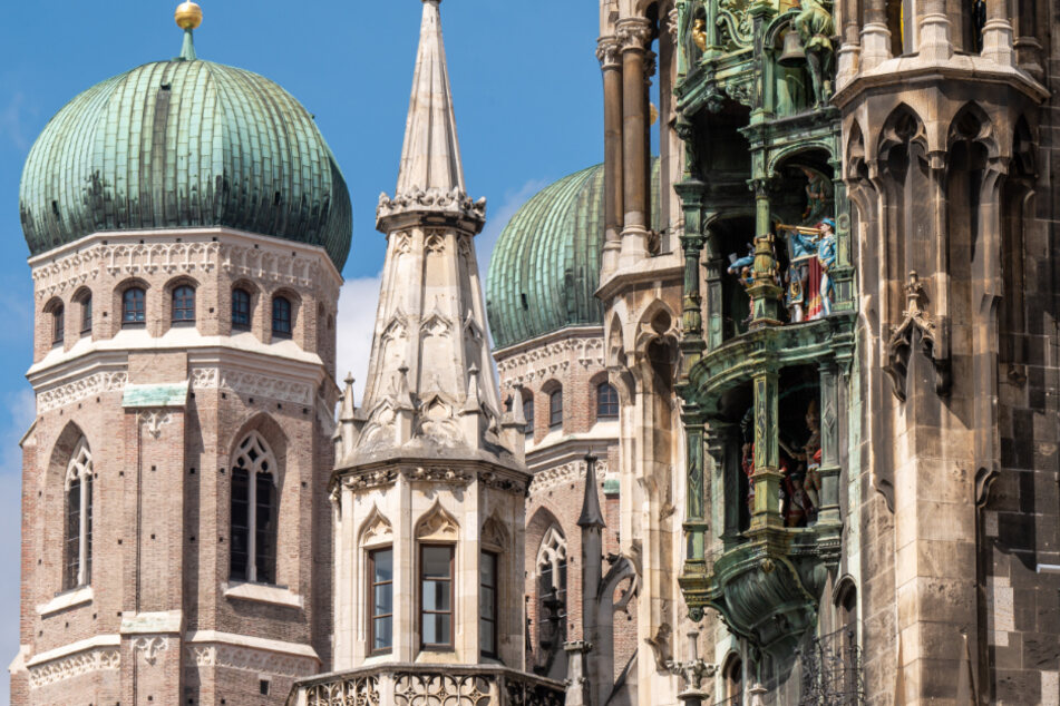 München: München: Feuerwehreinsatz wegen junger Katze am Marienplatz
