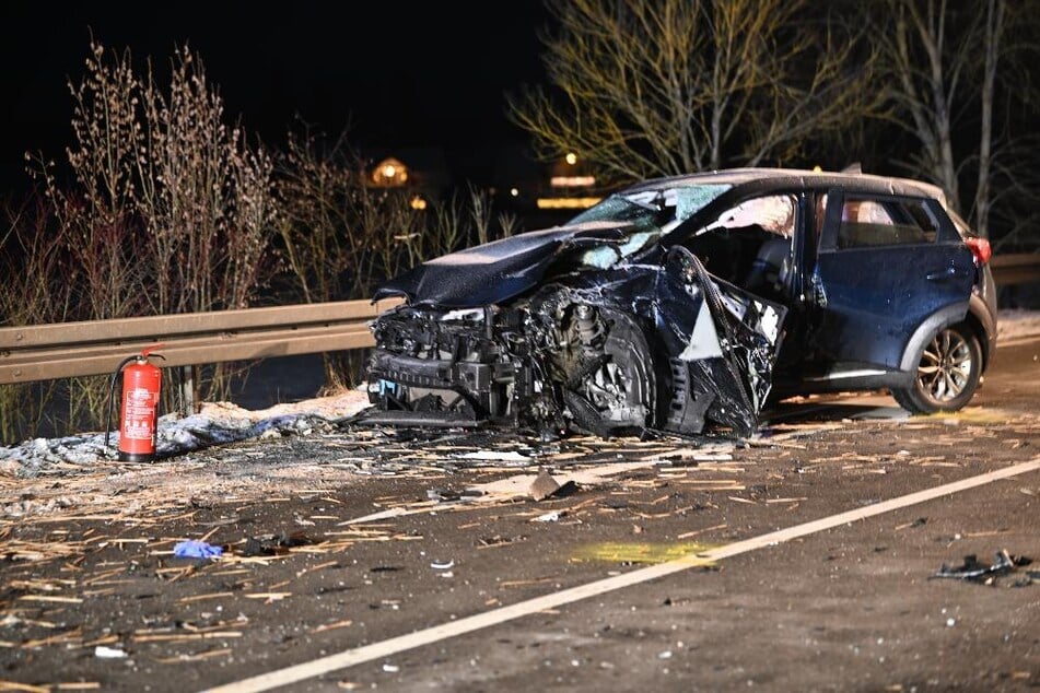 Das Auto des Seniors wurde durch den Unfall zerstört.
