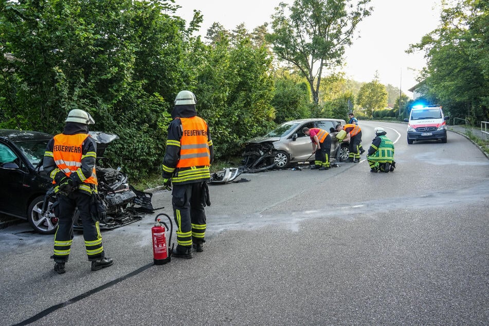 Auch den Renault Megane erwischte es an der Fahrzeugfront übel.