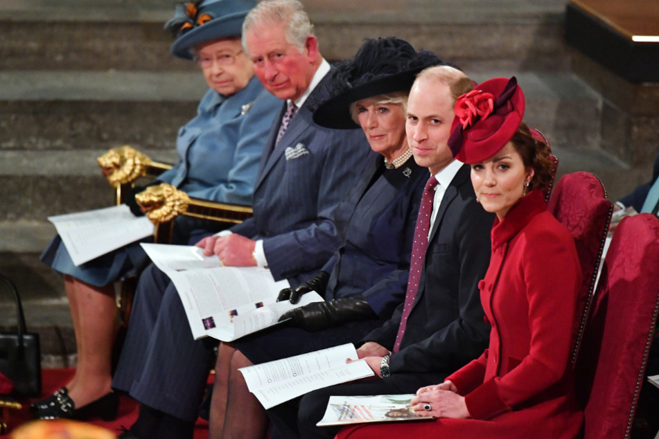 Kate und William (r) bedankten sich bei Australiens Rettern in der Not.