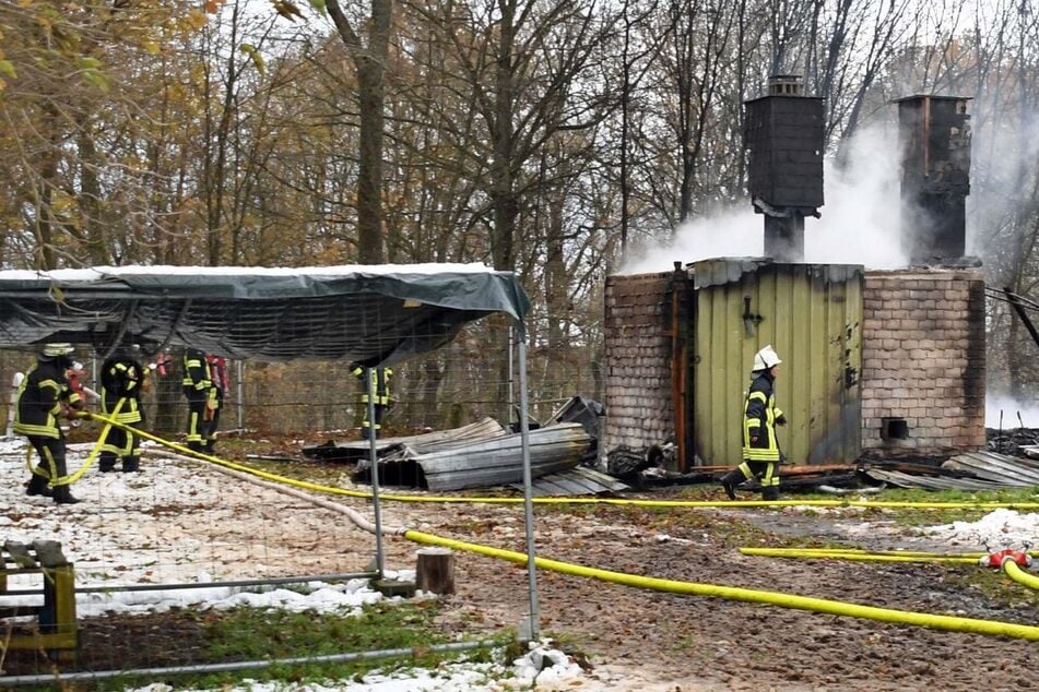 Das Feuer in der Flüchtlingsunterkunft in Schleiden war am Vormittag des 23. November 2024 ausgebrochen.