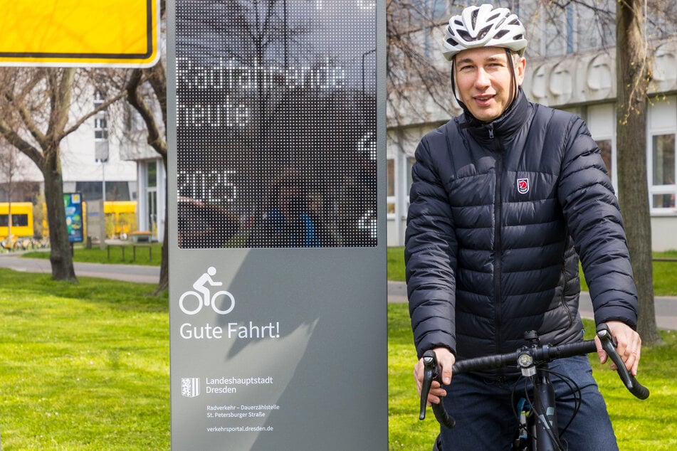 Geht es nach dem Stadtratswillen, werden die Fahrradbarometer am Pirnaischen Platz die ersten und letzten sein, die Verkehrsbürgermeister Stephan Kühn (46, Grüne) aufgestellt hat.