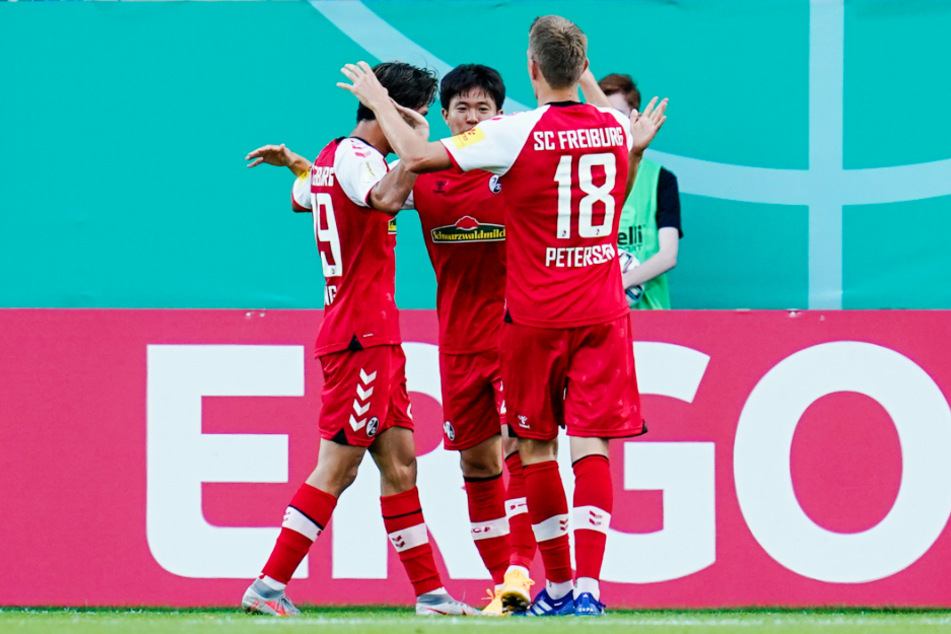 Vielleicht erreicht der SC Freiburg erneut einen einstelligen Tabellenplatz. Sollte die Konkurrenz wieder patzen und beim SCF alles glatt laufen, ist eventuell sogar eine noch bessere Platzierung drin.