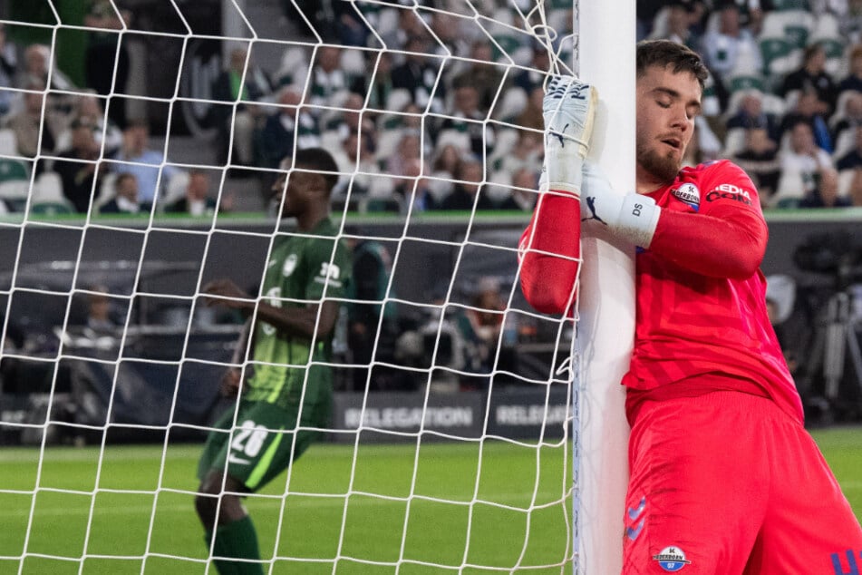 Paderborns Keeper Dennis Seimen (rechts) hielt bislang die Null für den Underdog fest.