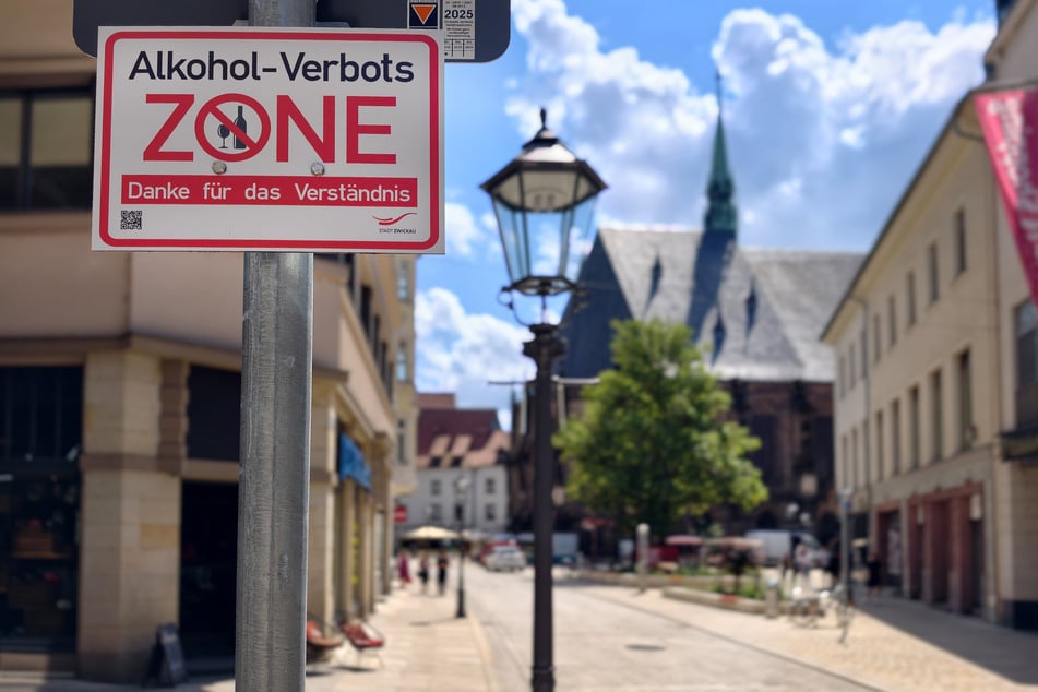 Bereits im Juli hatte das Zwickauer Rathaus eine Alkoholverbotszone rund um den Marienplatz angeordnet.