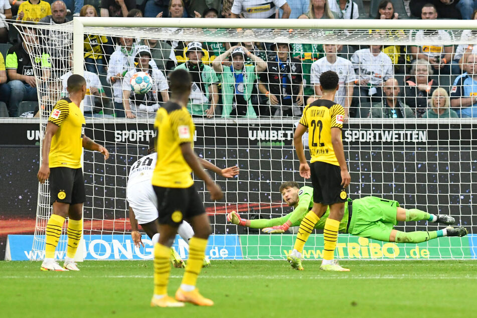 Hier erzielt Denis Zakaria (24) das goldene Tor gegen Borussia Dortmund. Hat der Mittelfeldspieler so das Interesse des BVB's geweckt?