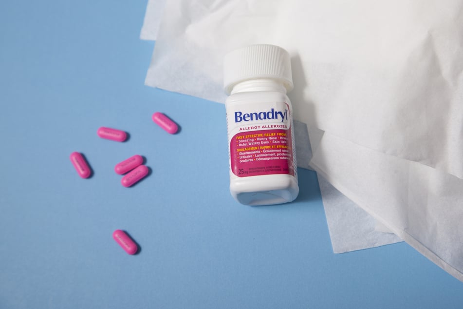 Das Antihistaminikum Benadryl kann in zu hohen Dosen gefährliche Nebenwirkungen haben.
