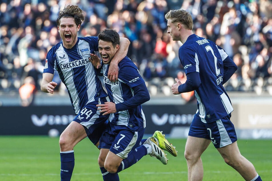 Josip Brekalo (M.) wollte im Winter unbedingt zu Hertha BSC wechseln.