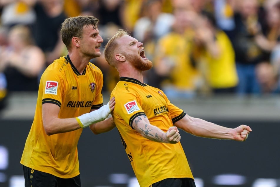 Nils Fröling schreit seinen Jubel über das zwischenzeitliche 1:1 heraus.