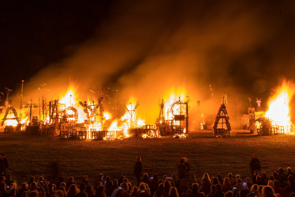 Auch 2018 war beim Weinfest in Radebeul ein großes Feuerspektakel zu erleben.