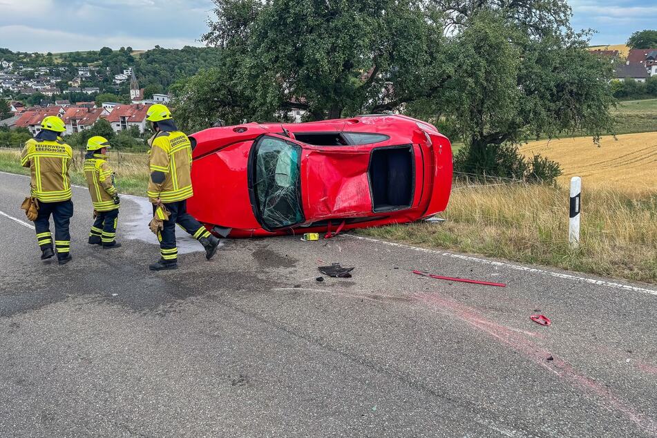 Der Porsche wurde durch den Überschlag stark beschädigt.
