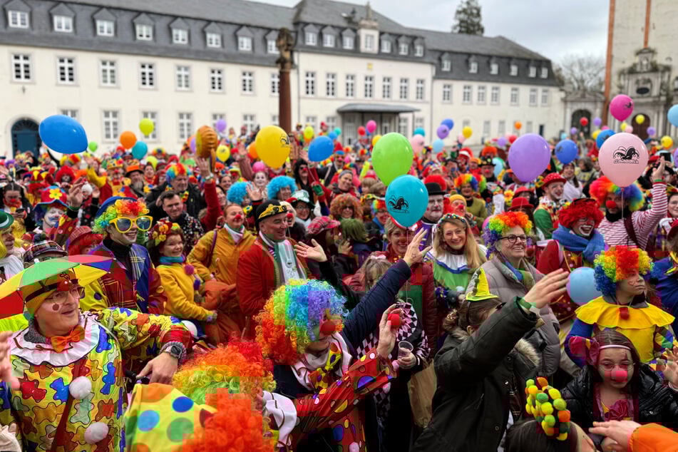 Viele Clowns, aber nicht genug: Für den Weltrekord hat es leider nicht gereicht.