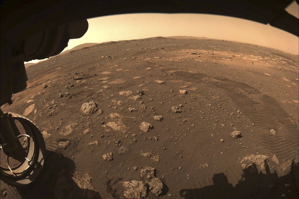 Der Mars-Rover "Perseverance" sendete vor etwa einem Monat dieses Bild vom roten Planeten.