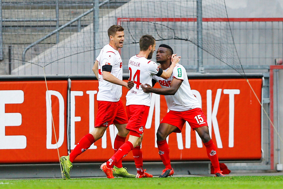 Terodde und Drexler feiern mit Cordoba dessen Treffer zum späten 2:2.