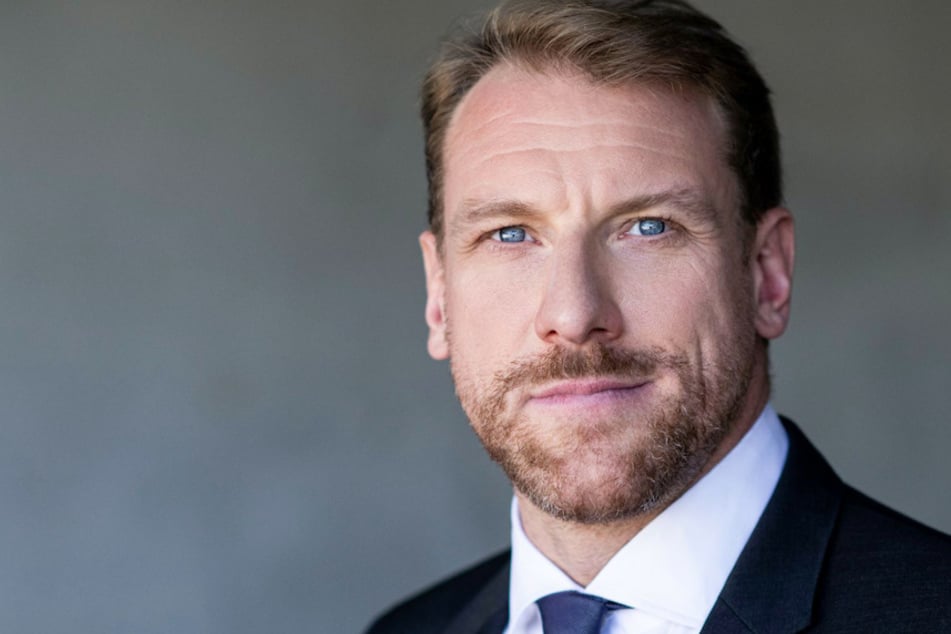 Günther Groissböck (44) hat seine Rolle als Wotan bei den Bayreuther Festspielen kurz vor der Premiere abgesagt.