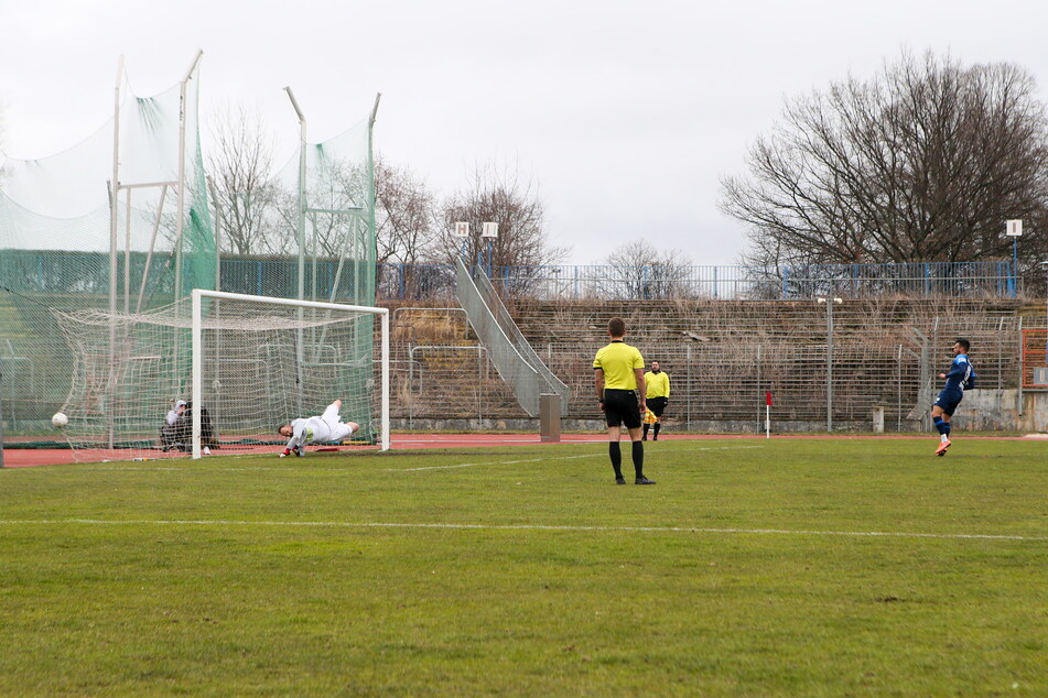 Okan Kurt versenkte den Elfer gegen Havelse-Keeper Alexander Dlugaiczyk ganz sicher.